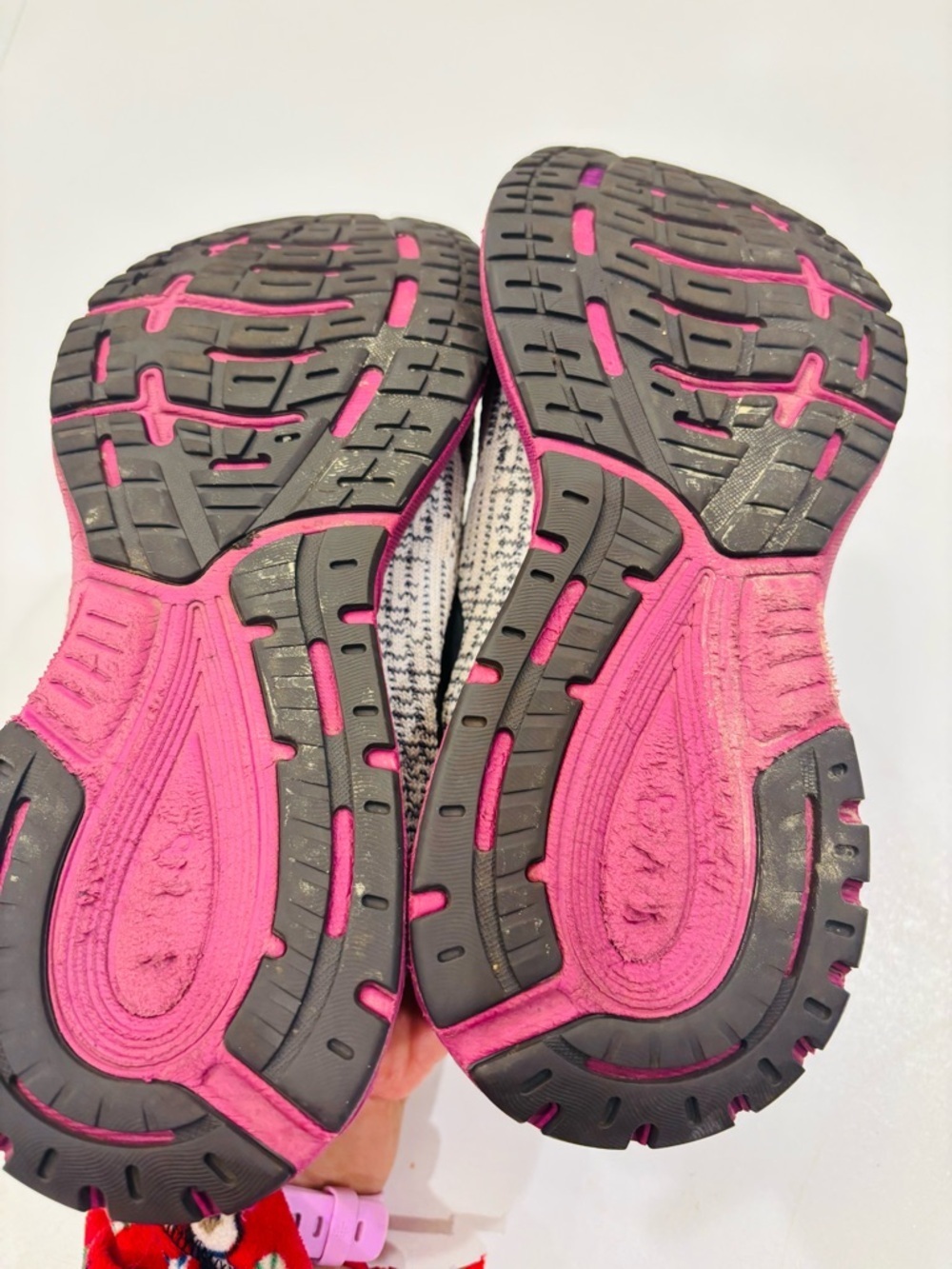 Brooks Women's Running Sneakers in Pink & Gray size 10 - Picture 8 of 9